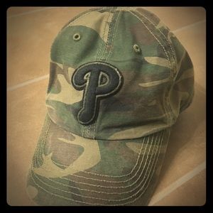BRAND NEW Philadelphia Phillies Camo Baseball Hat